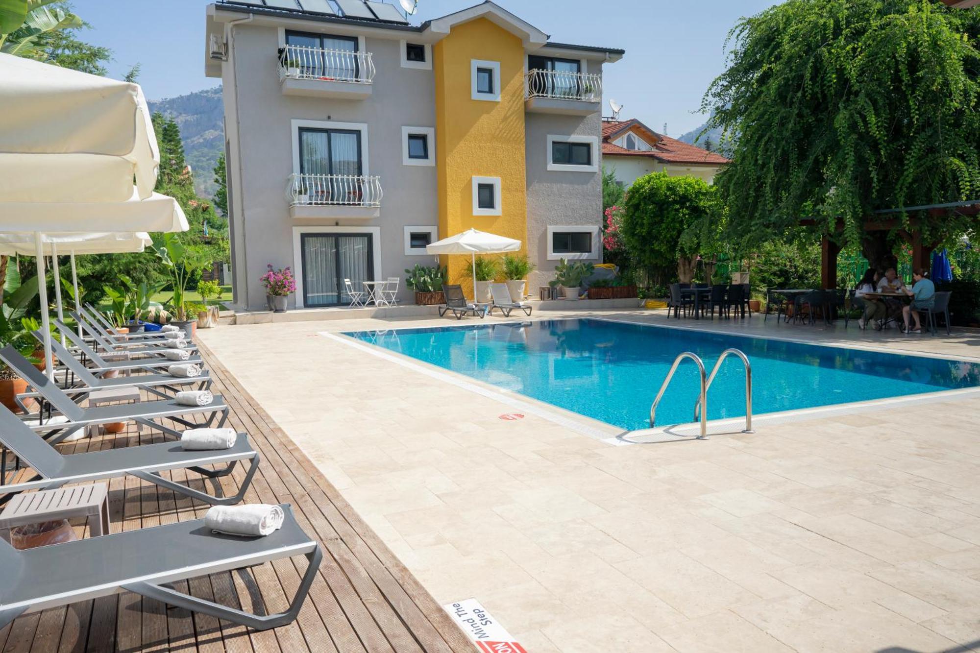 גוג'ק West House Exclusive Hotel מראה חיצוני תמונה