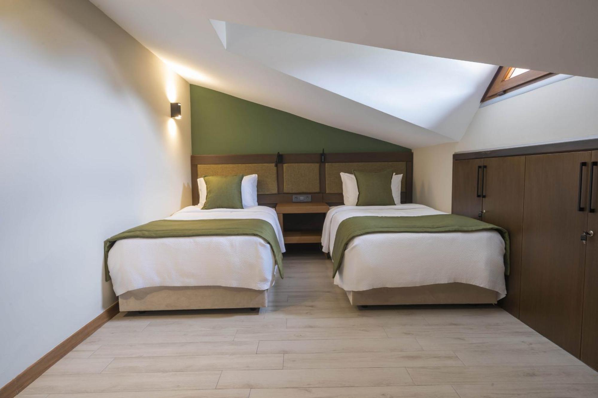 גוג'ק West House Exclusive Hotel מראה חיצוני תמונה